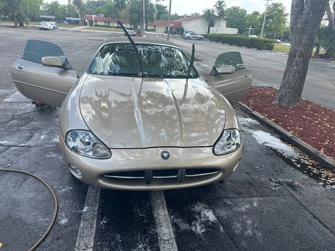 Used 2001 Jaguar XK8 Convertible image 1