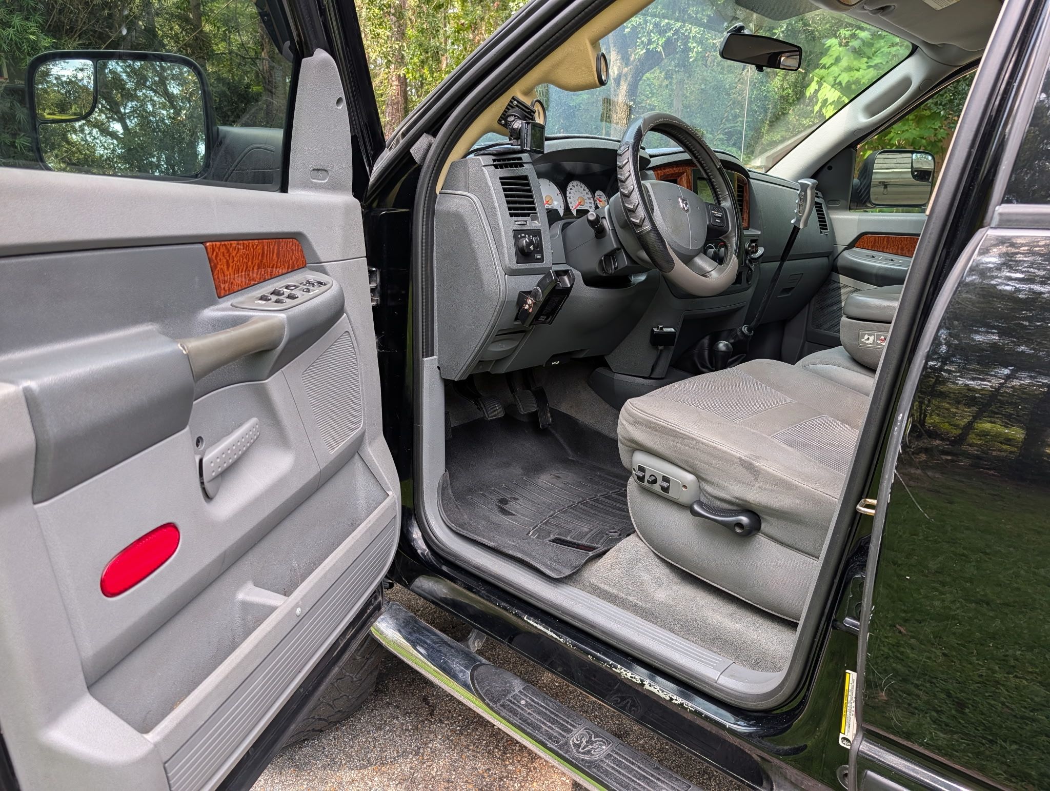Used 2006 Dodge Ram 2500 Truck SLT w/ Quad Cab Big Horn Value Group AWD/4WD image 11