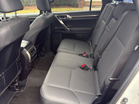 Used 2022 Lexus GX 460 Premium w/ Premium Package image 14