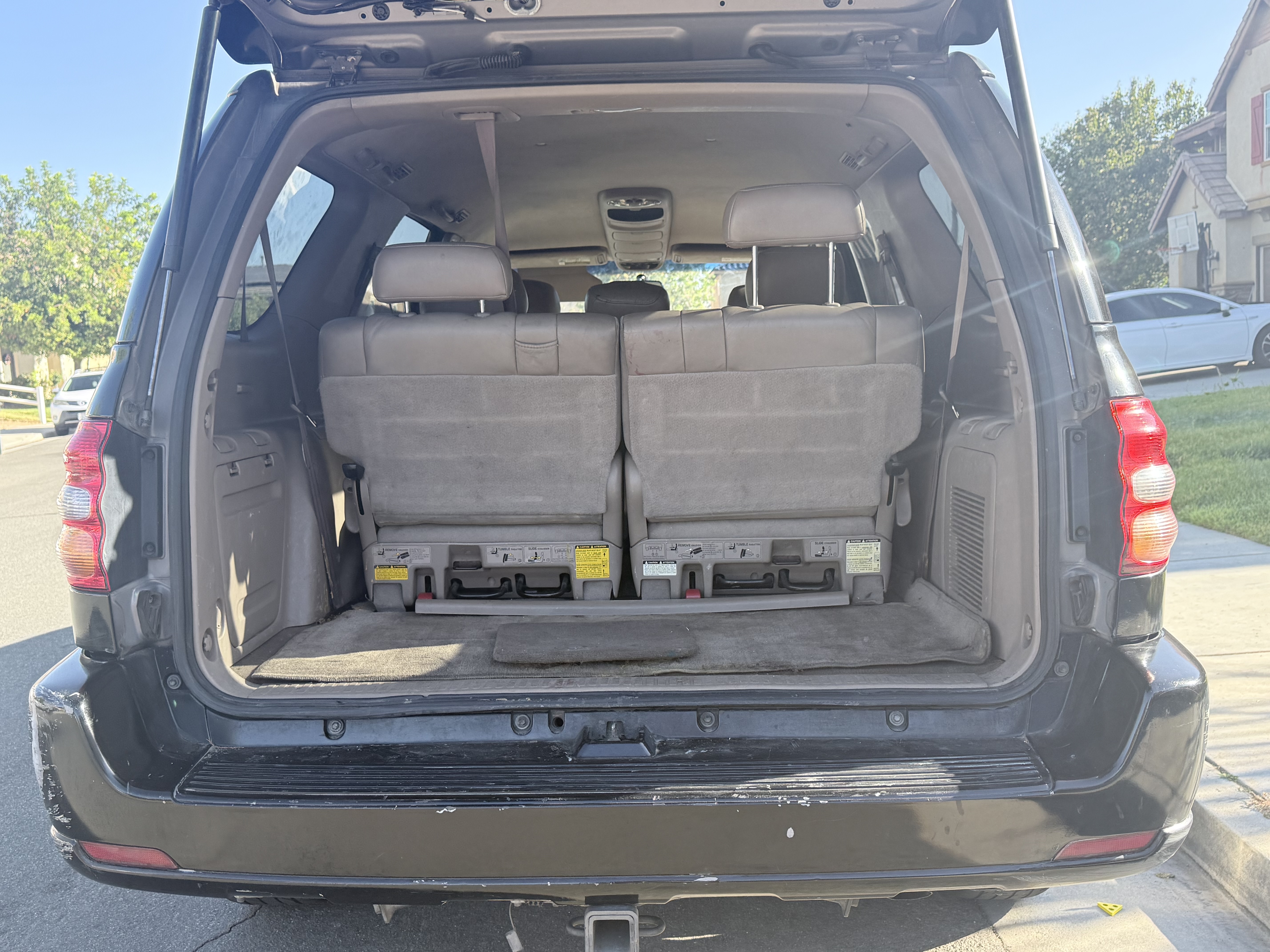 Used 2001 Toyota Sequoia Limited RWD image 2