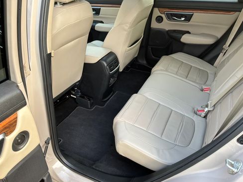 Used 2018 Honda CR-V Touring image 11