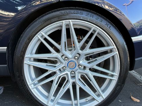 Used 2016 Land Rover Range Rover Supercharged image 2