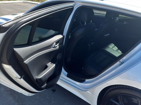 Used 2018 Kia Stinger GT2 image 11