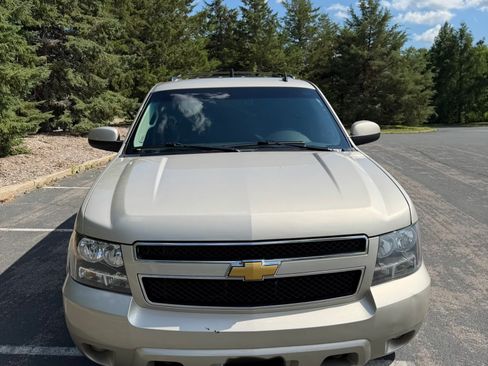 Used 2013 Chevrolet Suburban LS w/ Convenience Package 1 AWD/4WD image 5