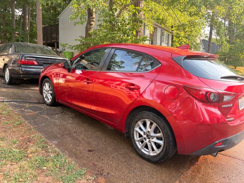 Used 2016 MAZDA MAZDA3 i Touring w/ Popular Equipment Package FWD image 6