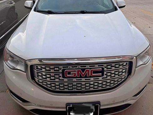Used 2017 GMC Acadia Denali w/ Technology Package image 2