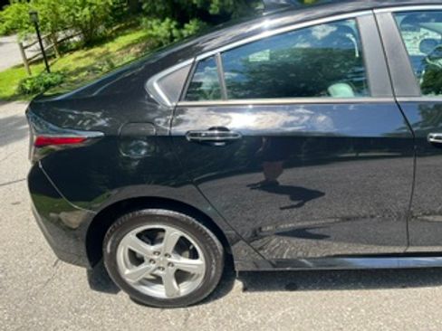 Used 2017 Chevrolet Volt LT w/ Comfort Package FWD image 8