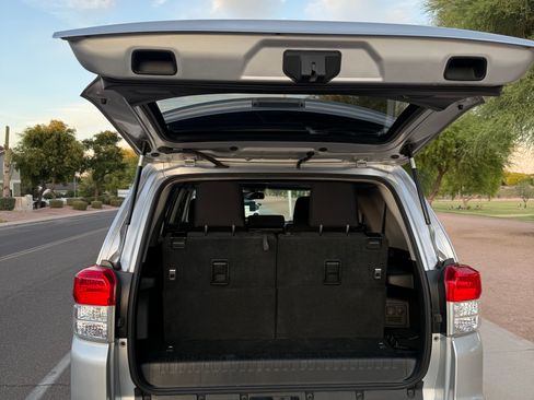 Used 2011 Toyota 4Runner SR5 w/ Convenience Pkg RWD image 15