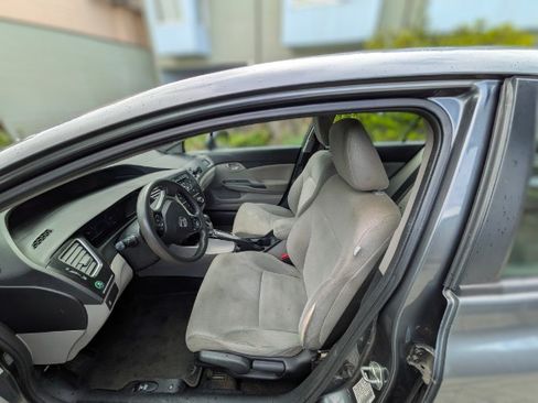 Used 2013 Honda Civic LX image 8