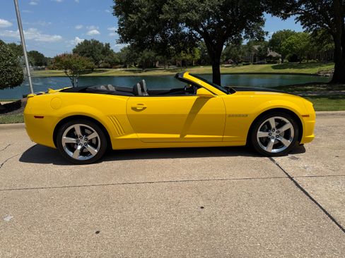 Used 2013 Chevrolet Camaro SS w/ RS Package RWD image 17