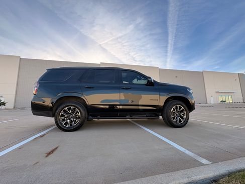 Used 2021 Chevrolet Tahoe Z71 w/ Z71 Signature Package image 8