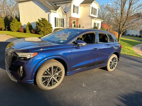 Used 2022 Audi Q4 e-tron Prestige image 4