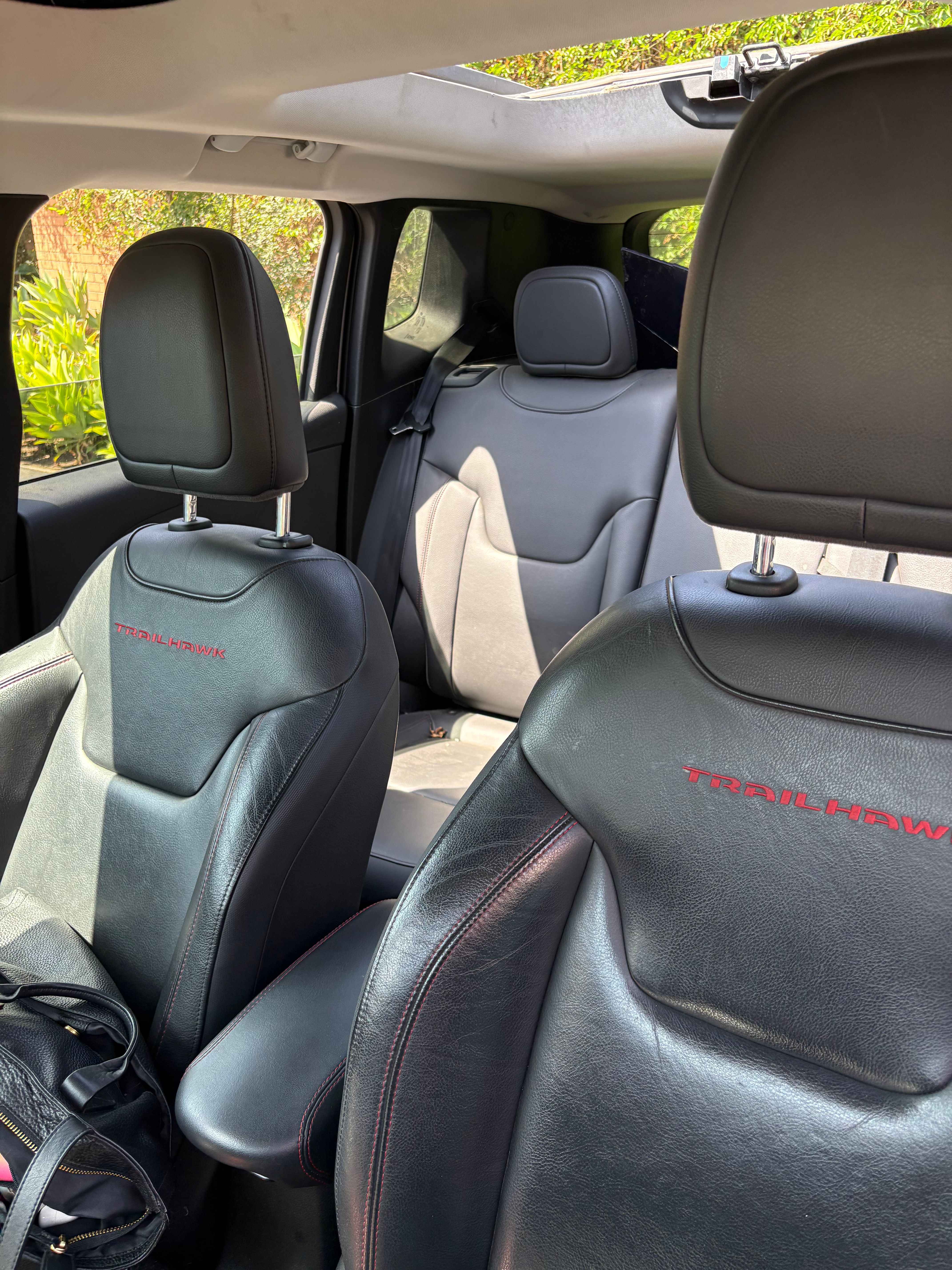 Used 2015 Jeep Renegade Trailhawk w/ Premium Leather Group AWD/4WD image 9