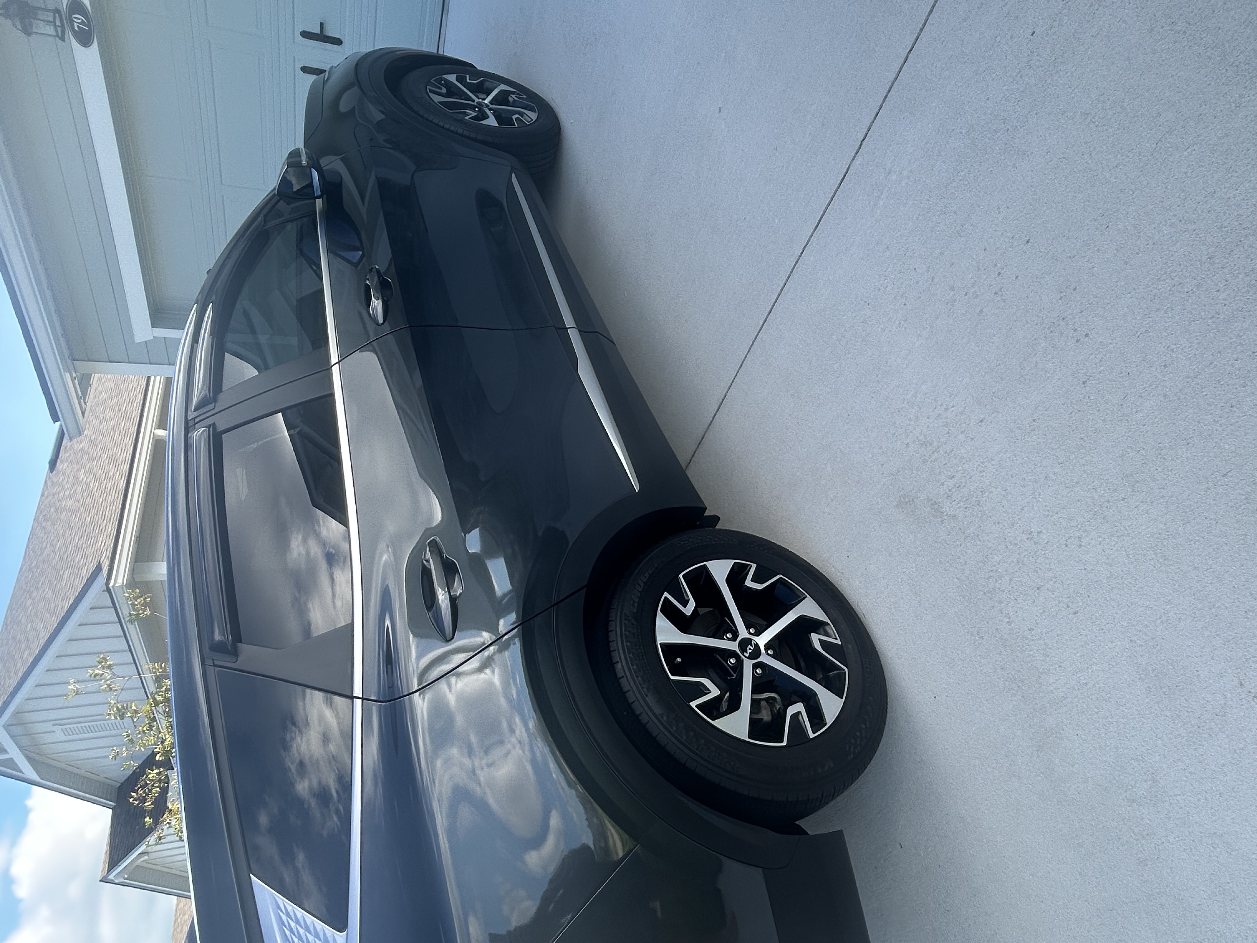 Used 2025 Kia Sportage EX FWD image 16