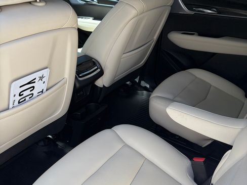 Used 2024 Cadillac XT6 Sport w/ Technology Package AWD/4WD image 4