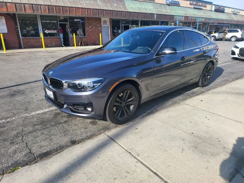 Used 2018 BMW 330i Gran Turismo xDrive image 2