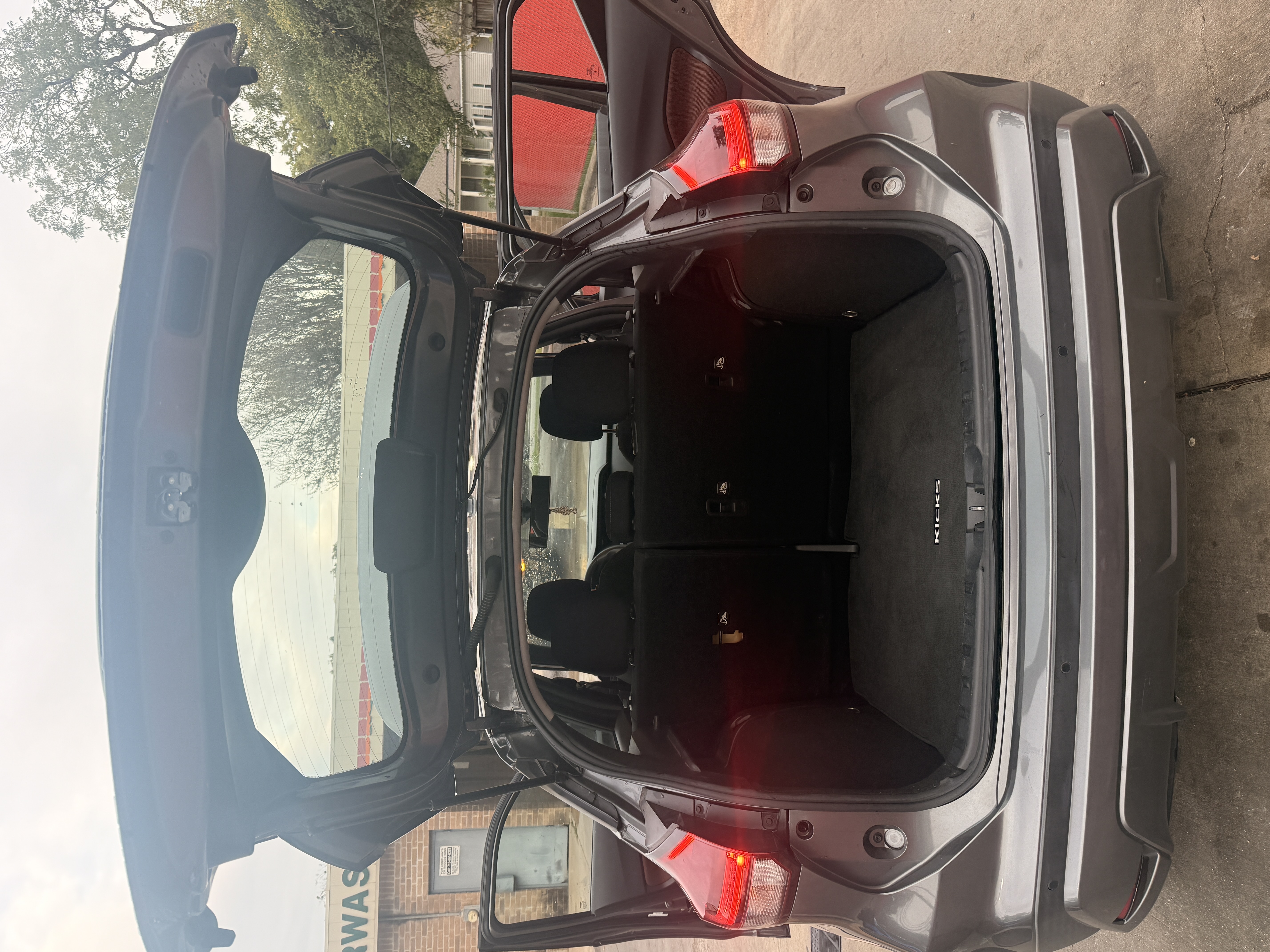Used 2024 Nissan Kicks SR FWD image 14