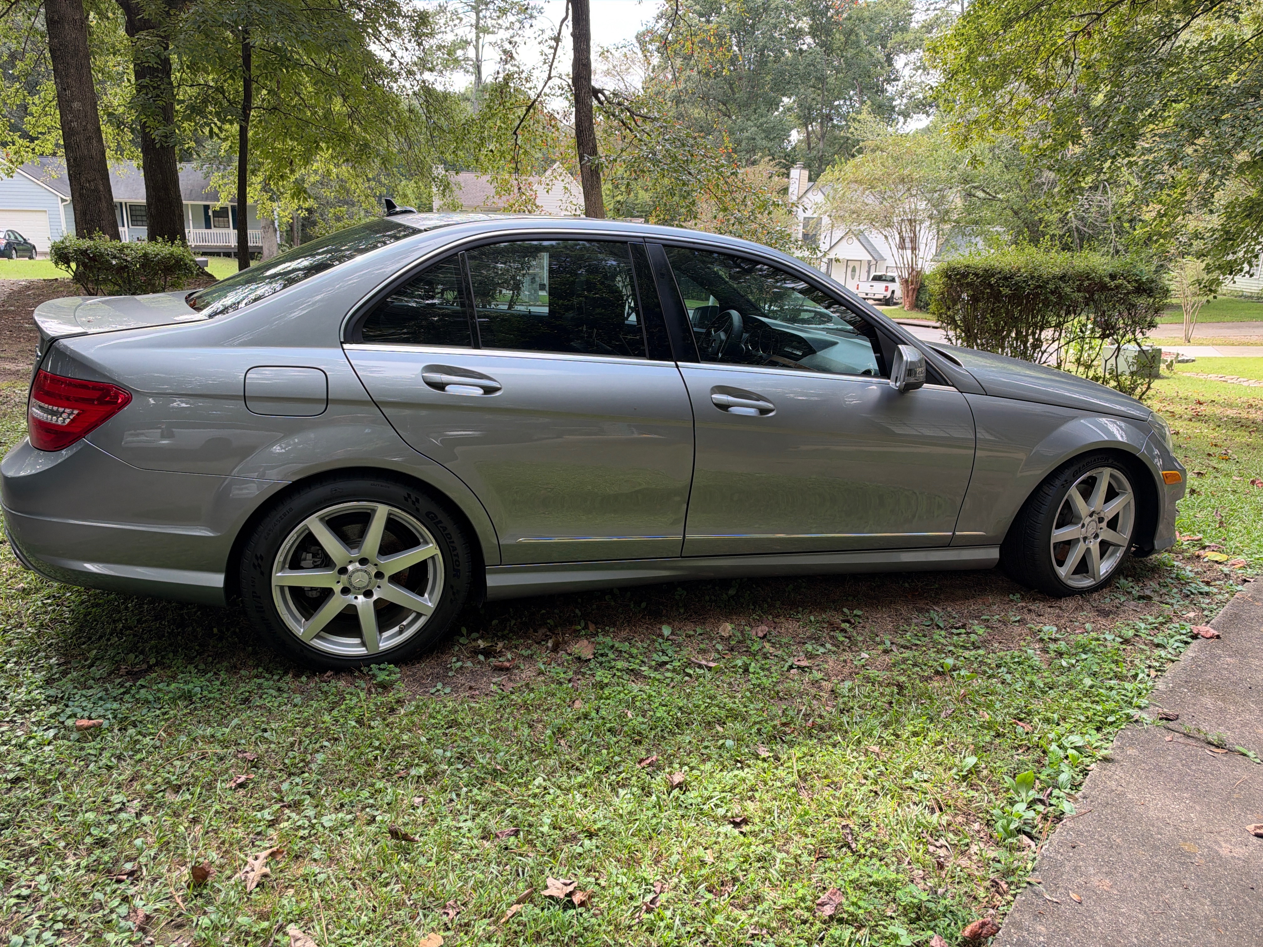 Used 2014 Mercedes-Benz C 300 4MATIC Sedan image 1