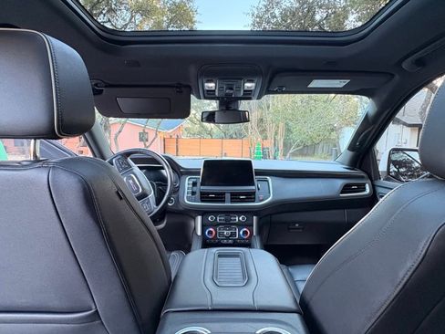 Used 2022 GMC Yukon SLT w/ SLT Premium Package RWD image 13