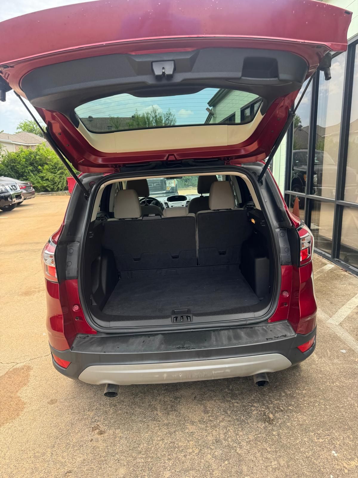 Used 2017 Ford Escape SE w/ SE Cold Weather Package AWD/4WD image 13