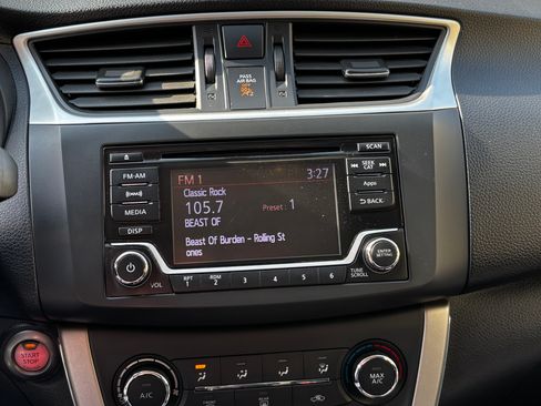 Used 2015 Nissan Sentra SV image 12