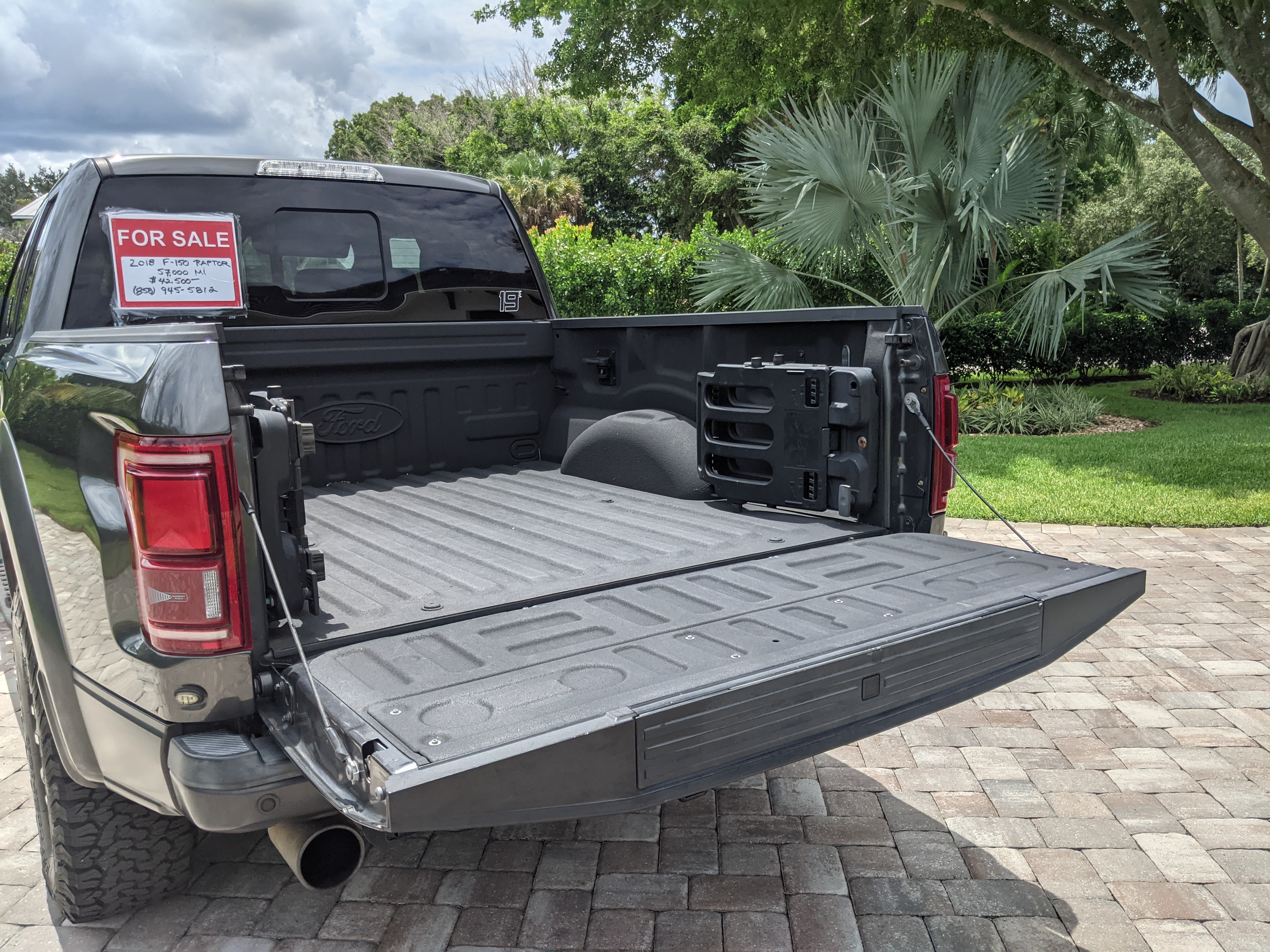 Used 2018 Ford F150 Raptor w/ Equipment Group 802A Luxury AWD/4WD image 5