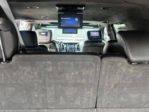 Used 2018 Cadillac Escalade ESV Platinum image 8