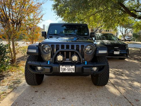 Used 2021 Jeep Wrangler Unlimited Rubicon 4xe w/ Steel Bumper Group image 4