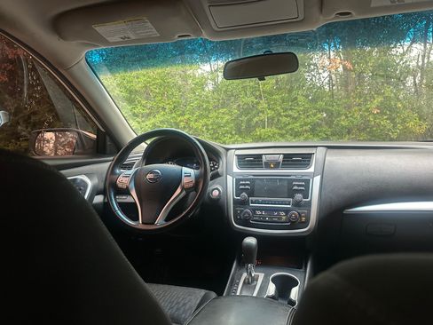 Used 2017 Nissan Altima 2.5 SV image 12
