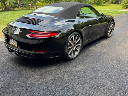Used 2017 Porsche 911 Carrera image 14