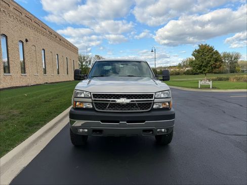 Used 2005 Chevrolet Silverado 2500 LS w/ Snow Plow Prep Package image 1