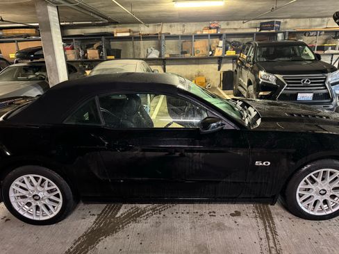 Used 2014 Ford Mustang GT Premium image 21