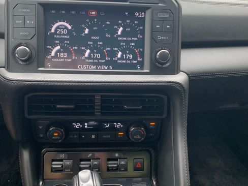 Used 2018 Nissan GT-R Premium image 14