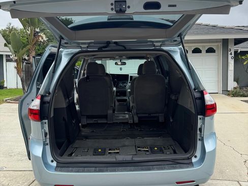 Used 2015 Toyota Sienna LE image 16