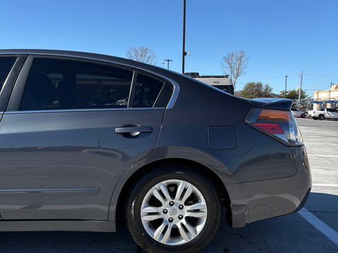 Used 2011 Nissan Altima 2.5 SL w/ 2.5SL Pkg image 9