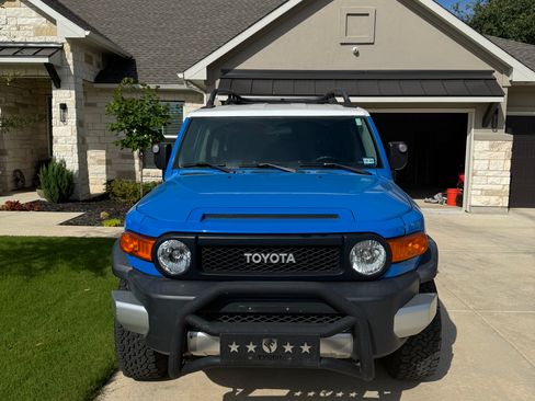 Used 2008 Toyota FJ Cruiser 2WD image 6