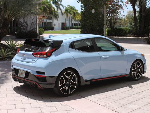 Used 2022 Hyundai Veloster N image 14
