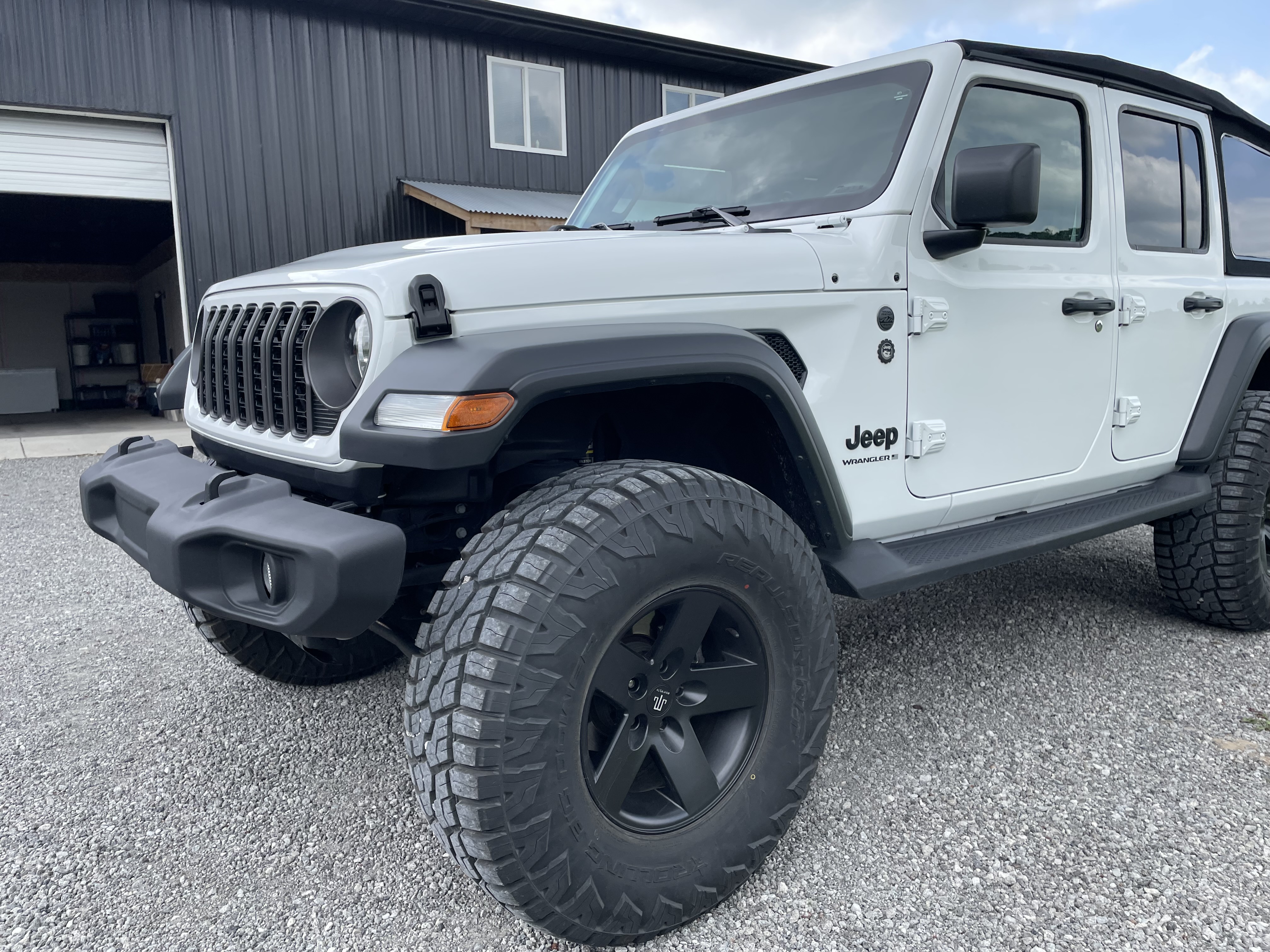 Used 2024 Jeep Wrangler Unlimited Sport AWD/4WD image 4