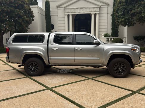 Used 2023 Toyota Tacoma SR5 image 9