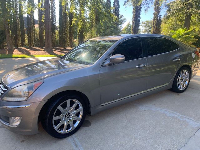 Used 2011 Hyundai Equus Signature RWD image 1