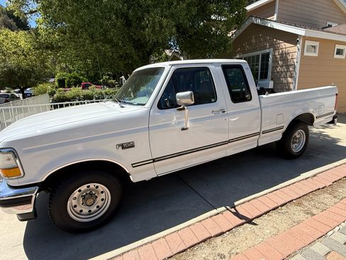 Used 1994 Ford F150 XL RWD image 1