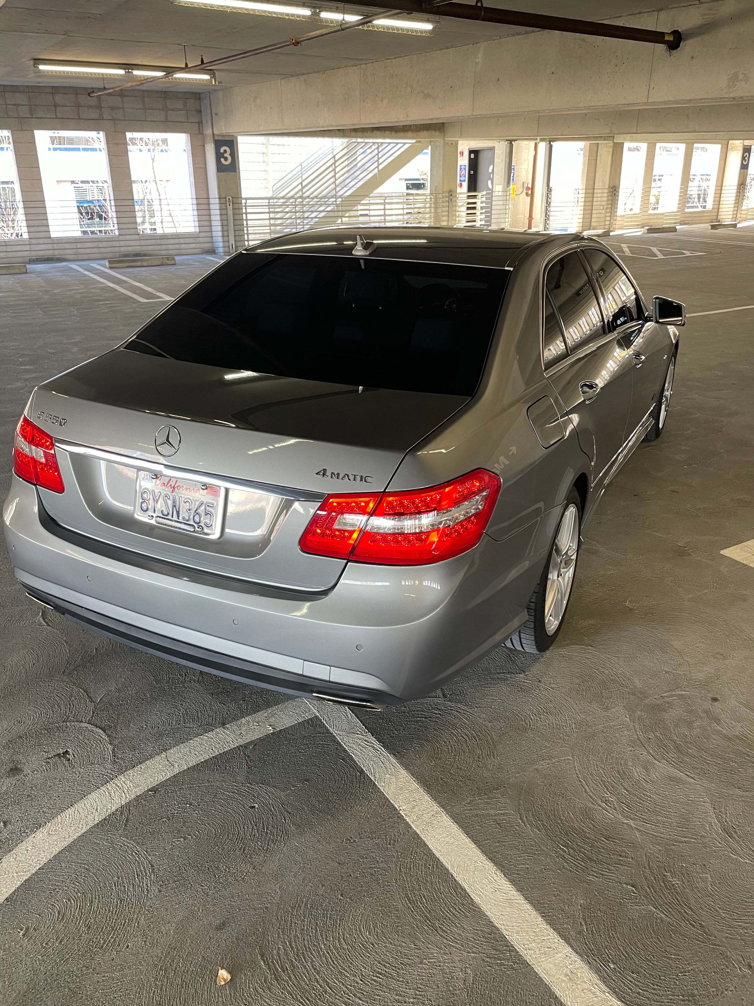 Used 2012 Mercedes-Benz E 550 4MATIC Sedan image 9
