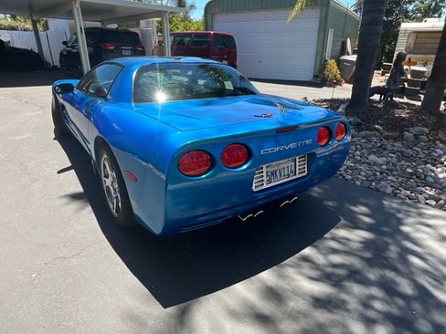 Used 1999 Chevrolet Corvette Coupe w/ Lighting Pkg RWD image 9