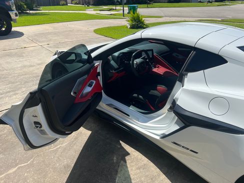 Used 2025 Chevrolet Corvette Z06 w/ Z07 Performance Package RWD image 29