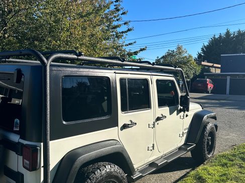 Used 2010 Jeep Wrangler Unlimited Sport image 11