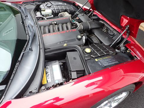 Used 2000 Chevrolet Corvette Convertible w/ Performance Handling Pkg RWD image 11