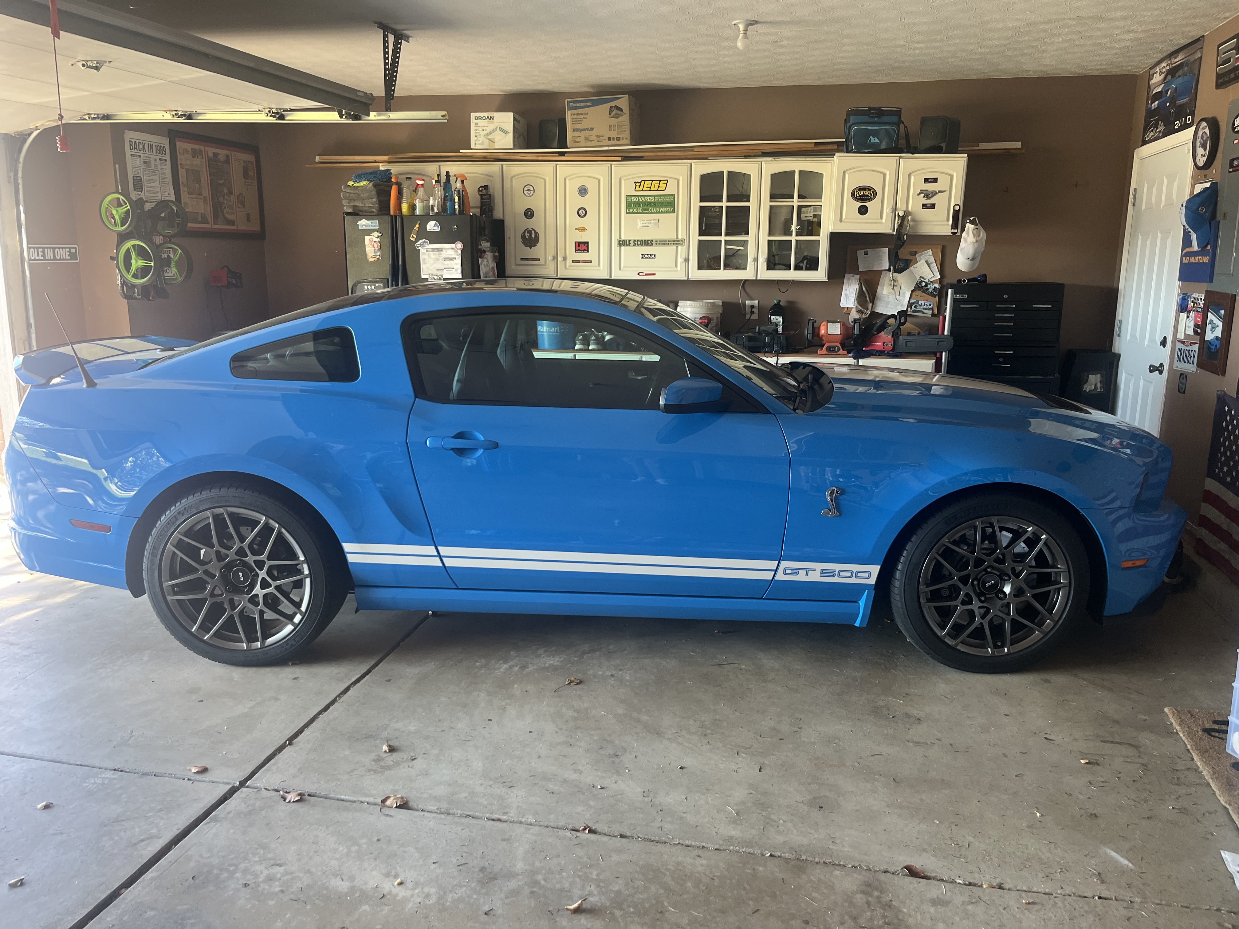 Used 2013 Ford Mustang Shelby GT500 RWD image 1