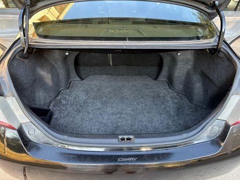 Used 2010 Toyota Camry LE image 10