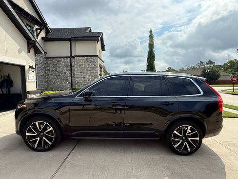 Used 2020 Volvo XC90 T6 Momentum w/ Protection Package AWD/4WD image 1