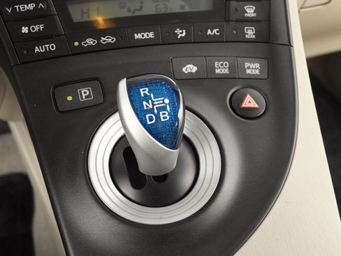 Used 2011 Toyota Prius Two image 17